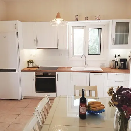 Katia וילה Tsoukaládhes