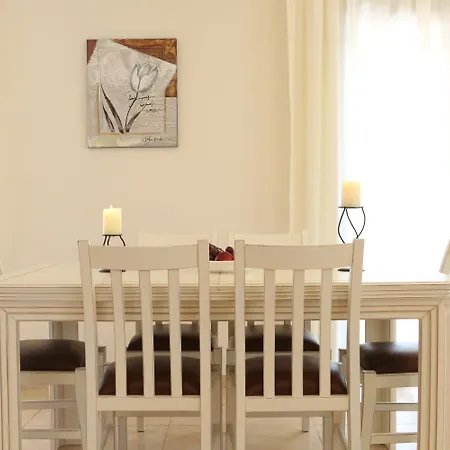 Katia וילה Tsoukaládhes