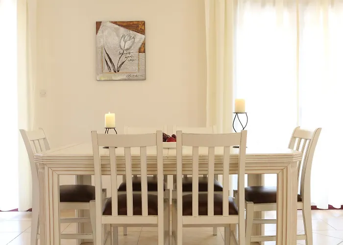 Katia Villa Tsoukaládhes