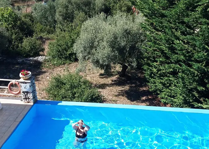 Katia * Tsoukaládhes